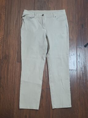Chico's Greyish Khaki So Slimming Ankle Jeans size 0 (4)